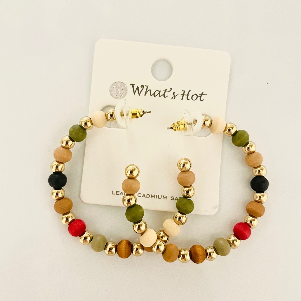 Multicolored hoop earrings